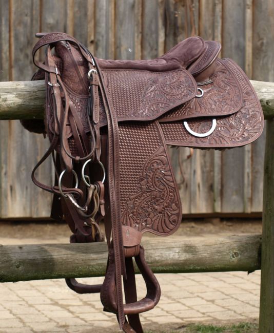 Barefoot® 'Missoula Nut' Saddle